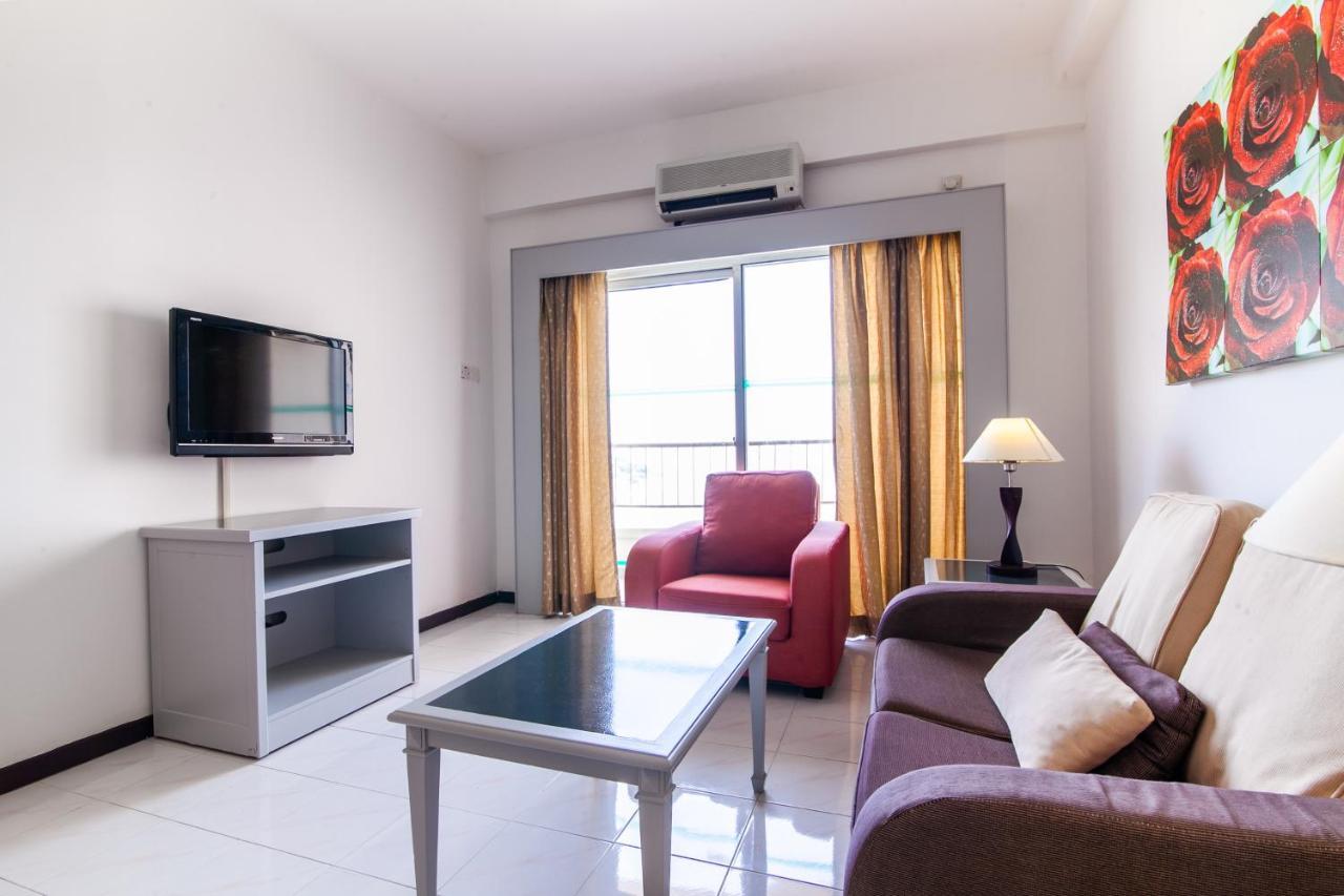 Sea View Paradise Apartment ทานจุงบุงาห์ ภายนอก รูปภาพ
